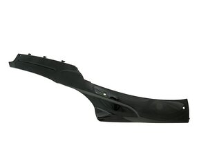 Plast bočný spodný pravý - čierny lak pre čínske skútre 4T QT-9