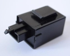 Prerušovač smeroviek Relé 3 kontakt pre CFMOTO X8