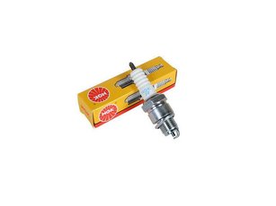 Zapaľovacia sviečka NGK DR8ES